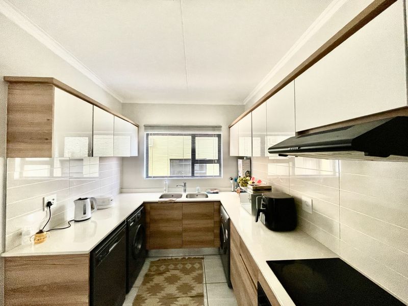 Apartment For Sale in Waterfall - Photo 6