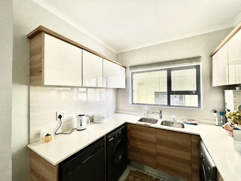 Apartment For Sale in Waterfall - Photo 7