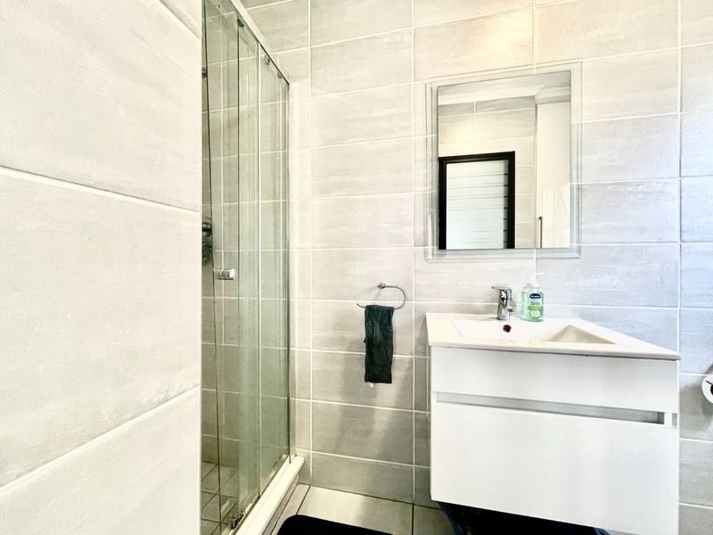 Apartment For Sale in Waterfall - Photo 10