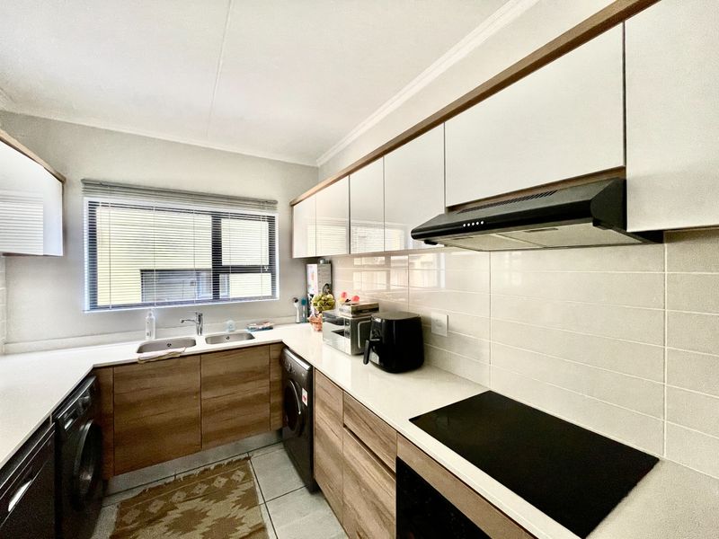 Apartment For Sale in Waterfall - Photo 8