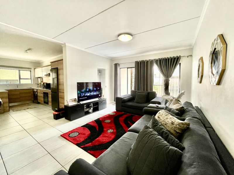 Apartment For Sale in Waterfall - Photo 4