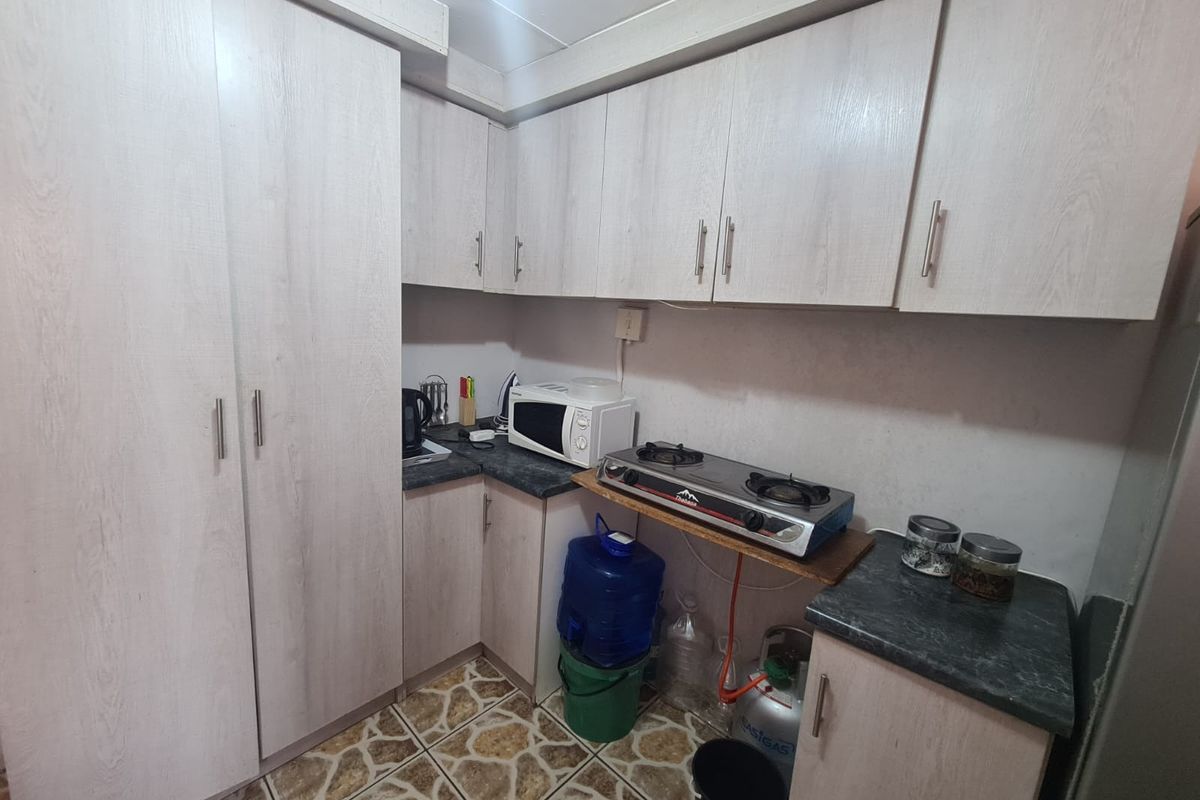 House For Sale in Roodepan - Photo 4