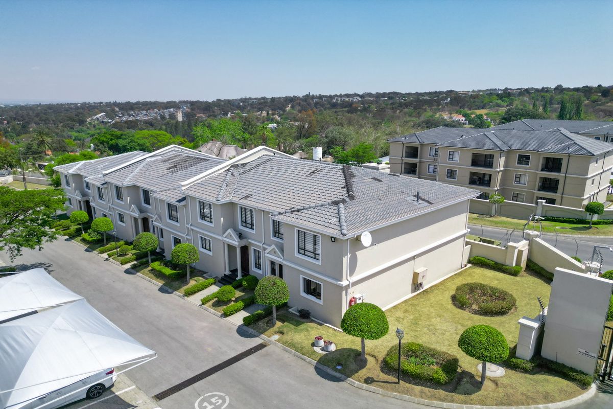 Townhouse For Sale in Carlswald - Photo 5