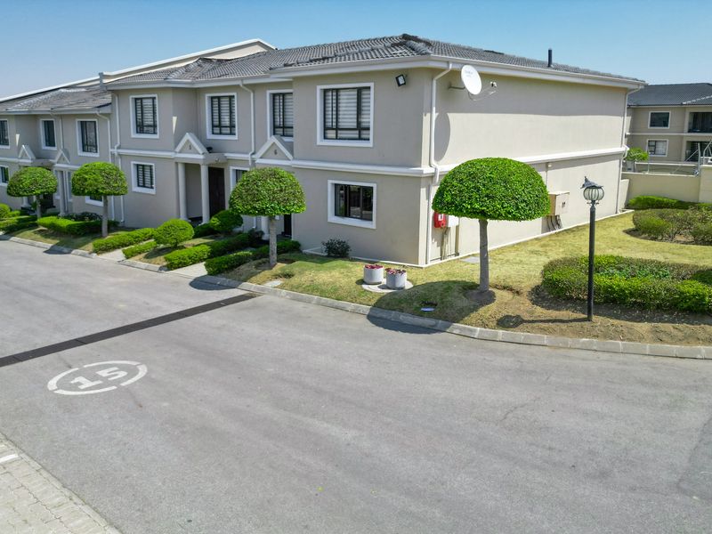 Townhouse For Sale in Carlswald - Photo 3