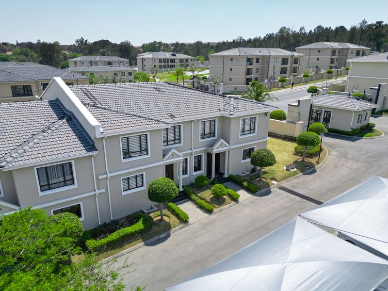 Townhouse For Sale in Carlswald - Photo 10