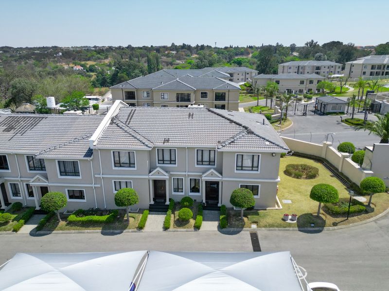 Townhouse For Sale in Carlswald - Photo 7