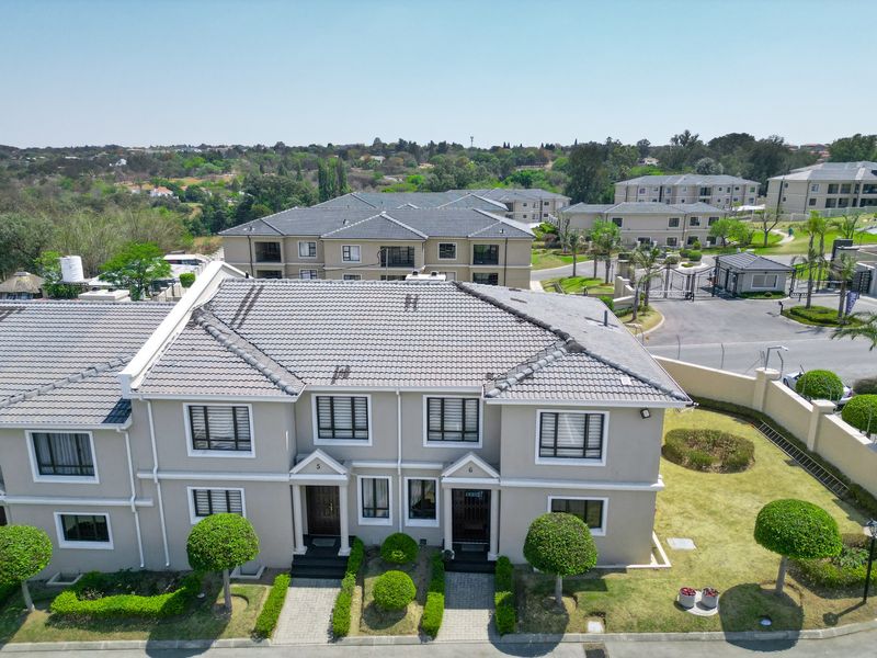 Townhouse For Sale in Carlswald - Photo 6