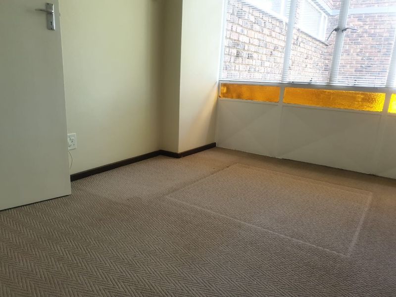 Apartment For Sale in Kilner Park - Photo 6