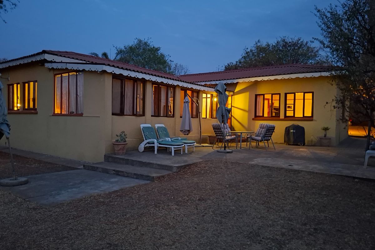 House For Sale in Rooiberg - Photo 2