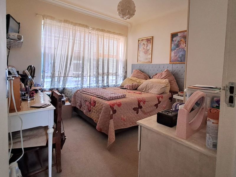 Townhouse For Sale in George South - Photo 8