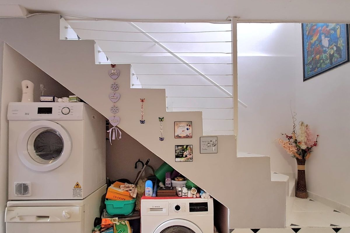 Townhouse For Sale in George South - Photo 5