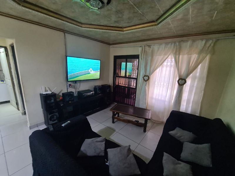 House For Sale in Seshego - Photo 3