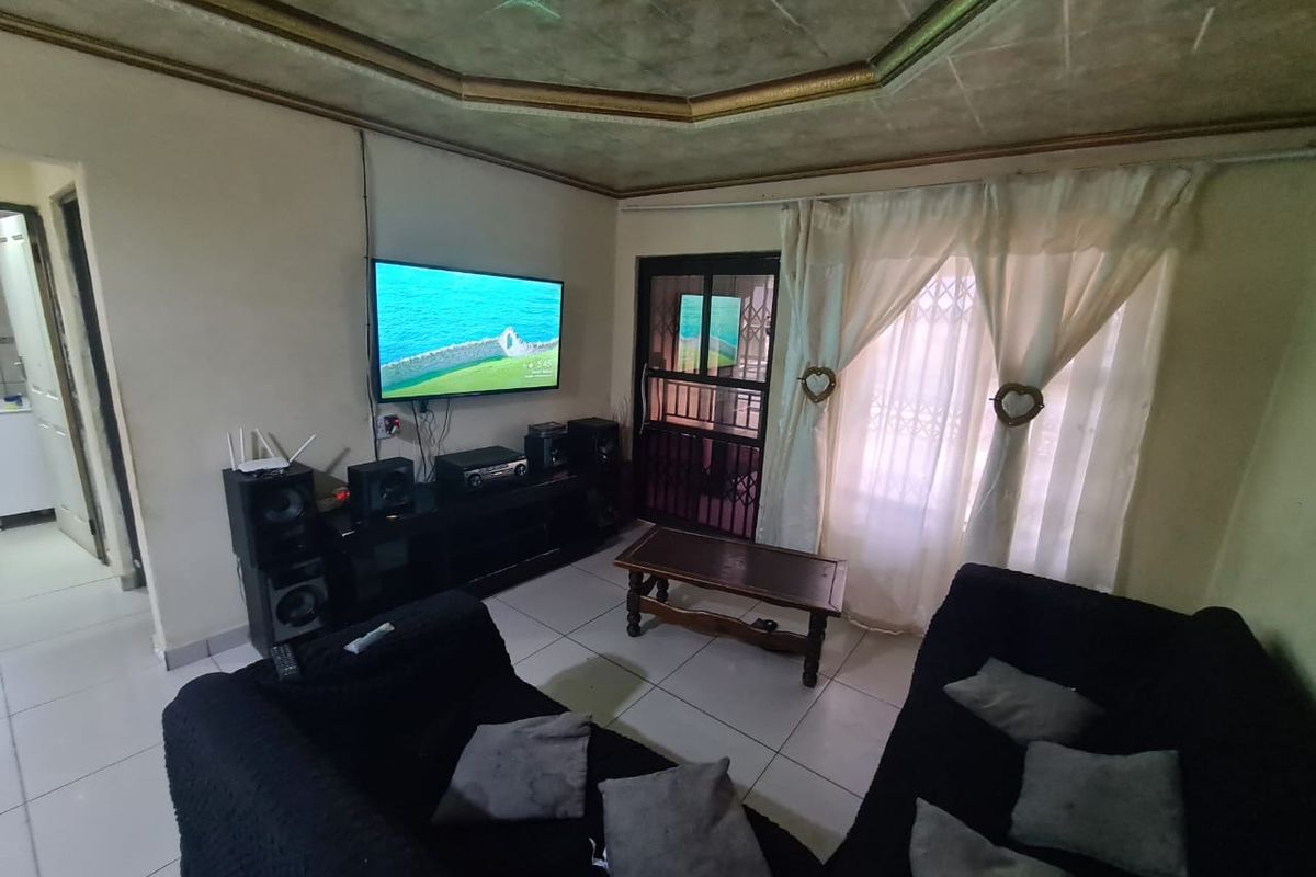 House For Sale in Seshego - Photo 3