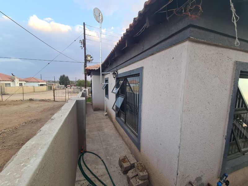 House For Sale in Seshego - Photo 7