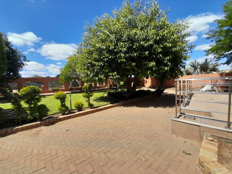 House For Sale in Phalaborwa Central - Photo 2