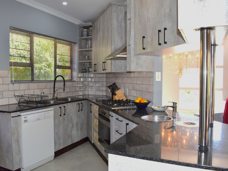 House For Sale in Villiersdorp Central - Photo 4