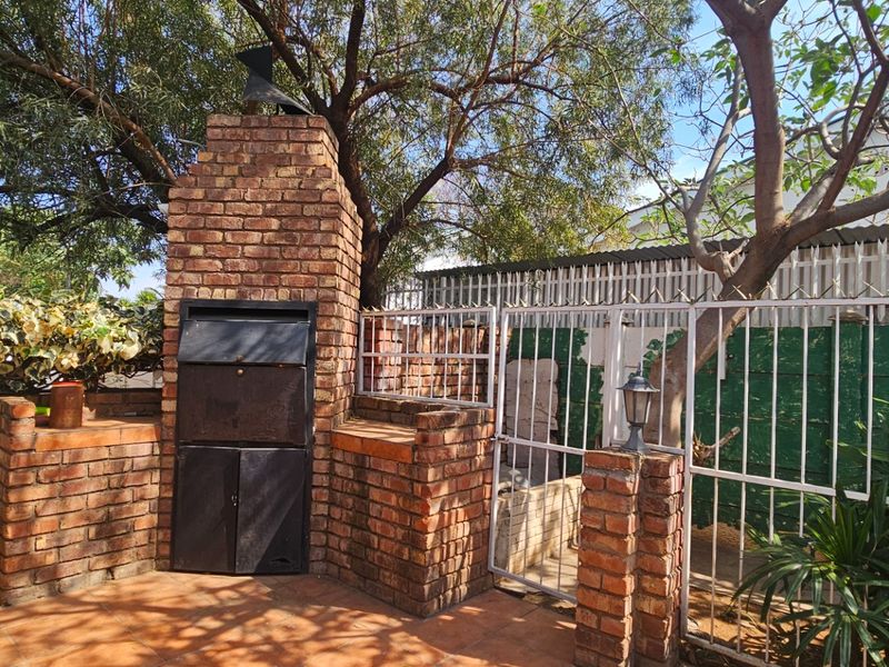 Townhouse For Sale in Diamant Park - Photo 7