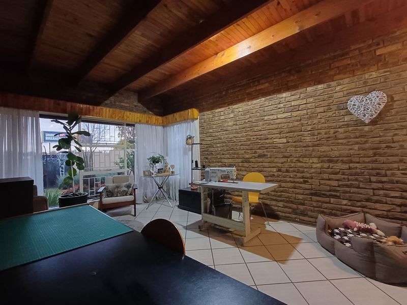 Townhouse For Sale in Neserhof - Photo 3