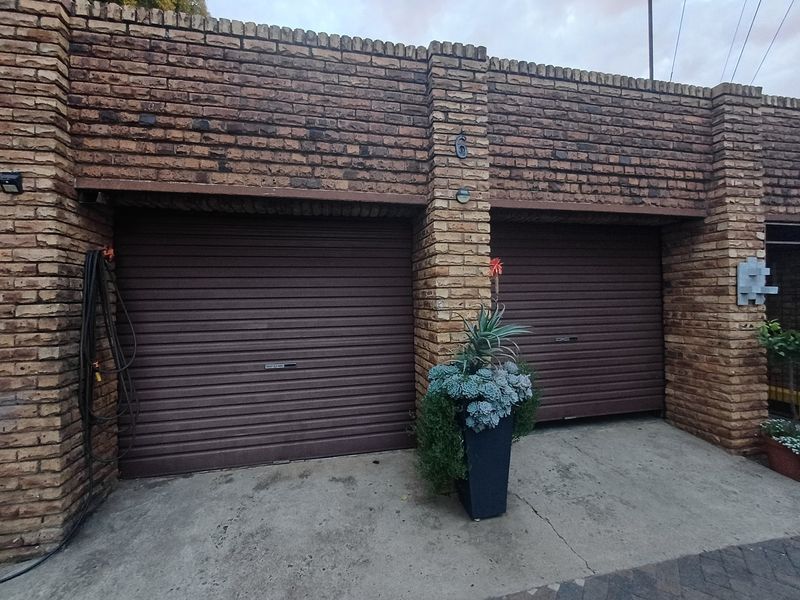 Townhouse For Sale in Neserhof - Photo 2