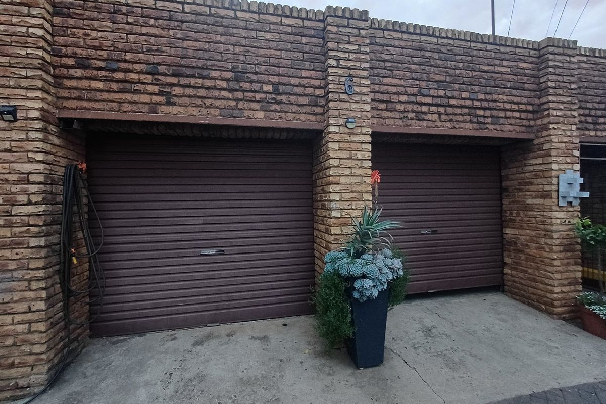 Townhouse For Sale in Neserhof - Photo 2