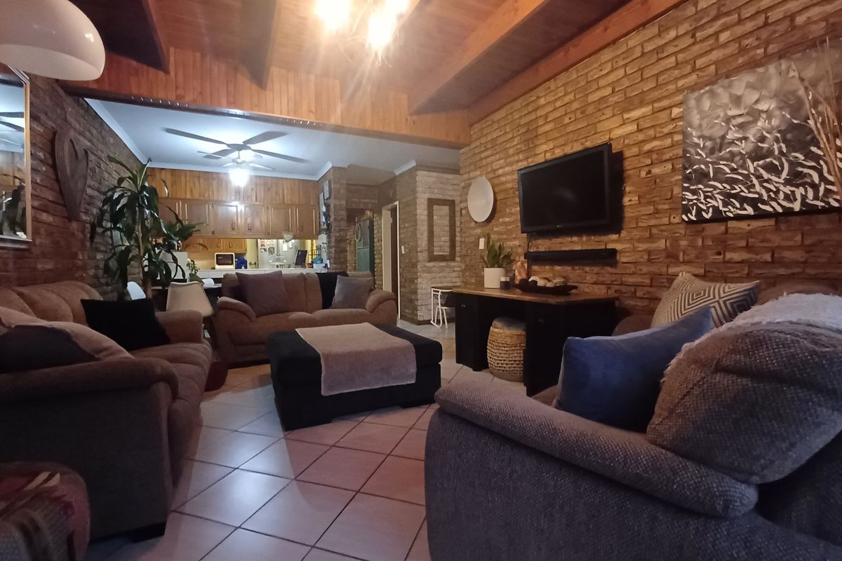 Townhouse For Sale in Neserhof - Photo 5