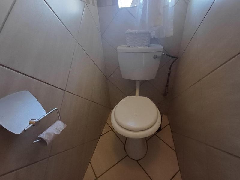 Townhouse For Sale in Neserhof - Photo 2