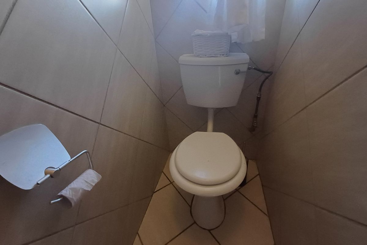 Townhouse For Sale in Neserhof - Photo 2