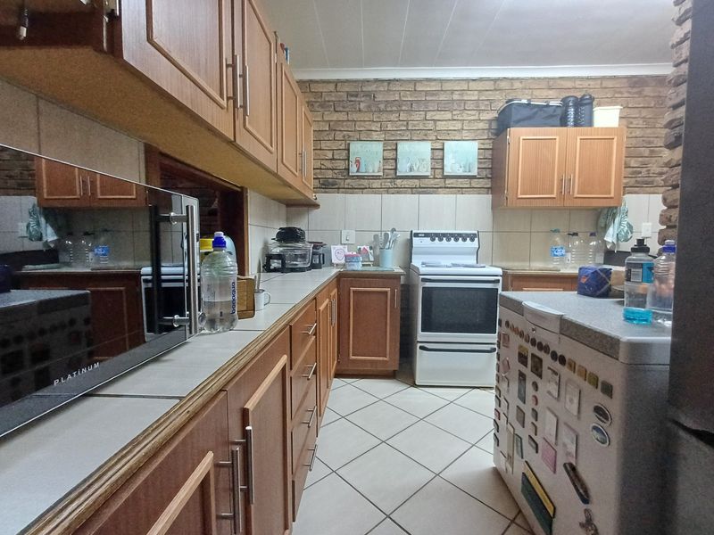 Townhouse For Sale in Neserhof - Photo 3