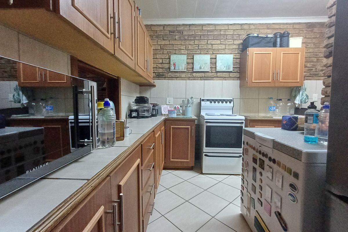 Townhouse For Sale in Neserhof - Photo 3