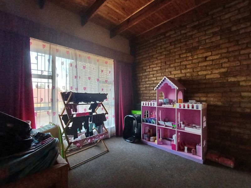 Townhouse For Sale in Neserhof - Photo 10