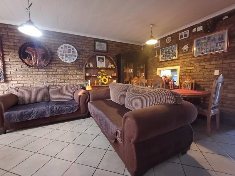 Townhouse For Sale in Neserhof - Photo 5