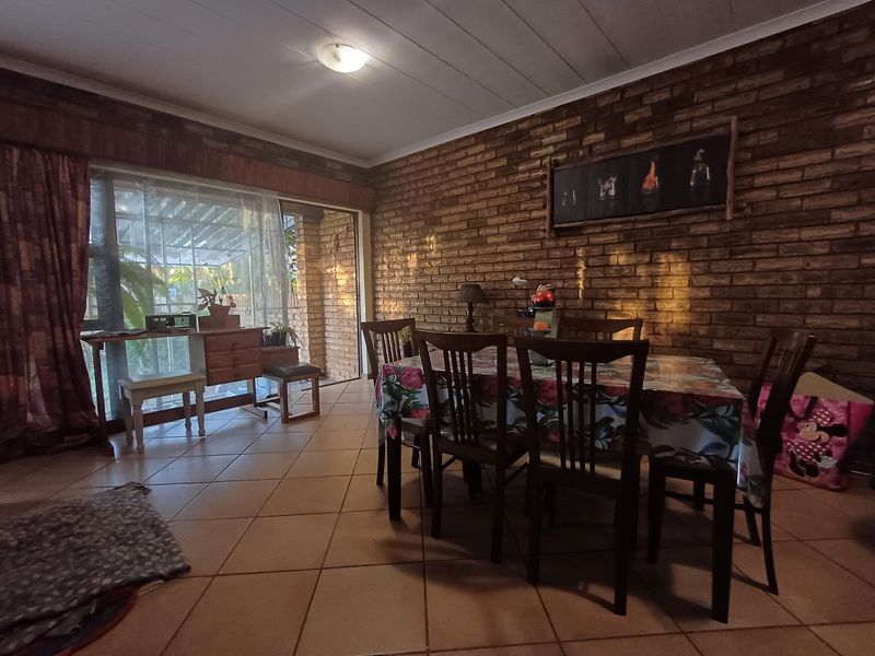 Townhouse For Sale in Neserhof - Photo 6