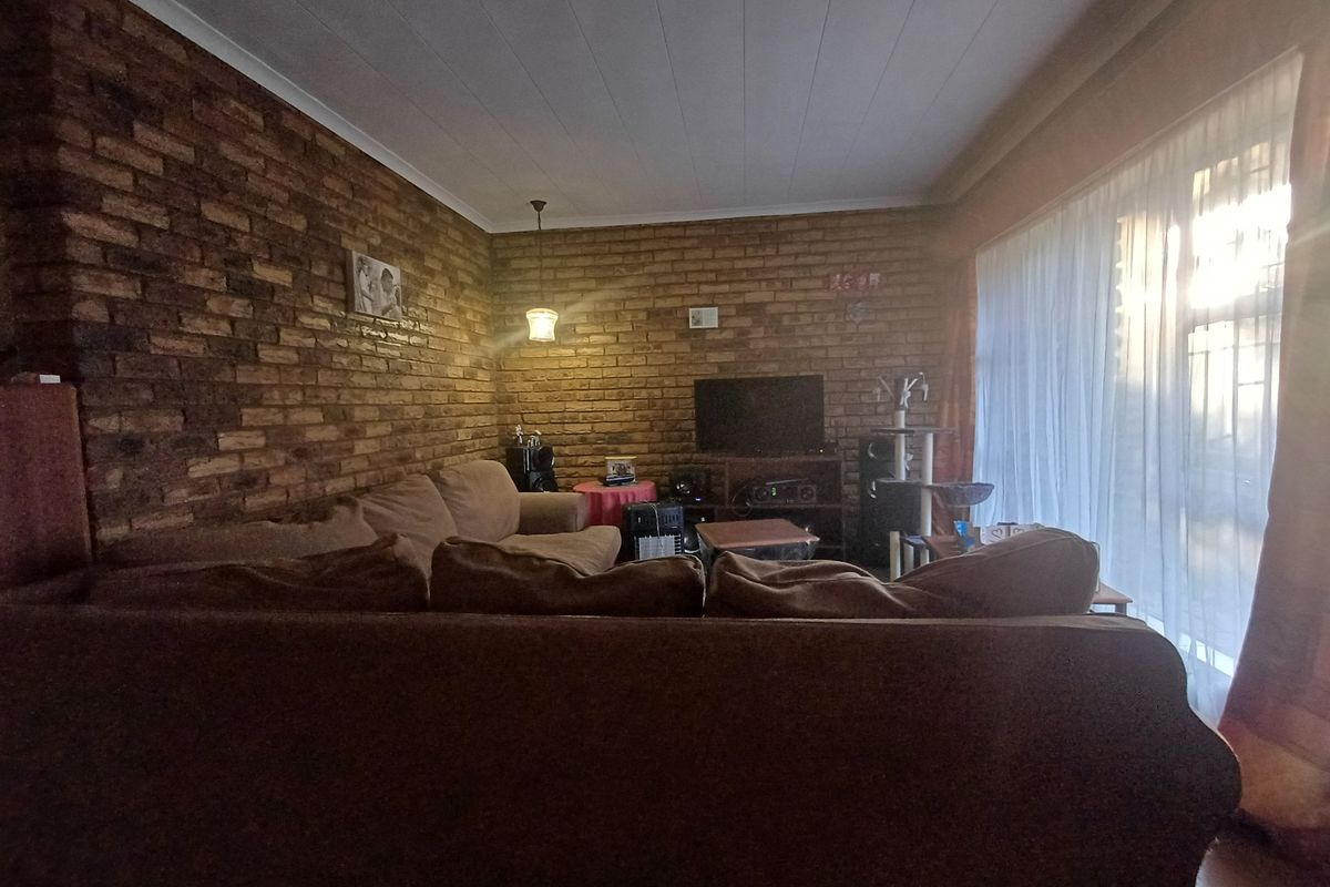 Townhouse For Sale in Neserhof - Photo 5