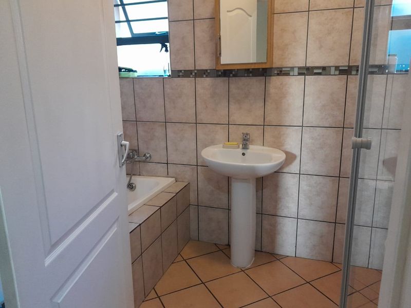 Townhouse For Sale in Kuruman Central - Photo 6