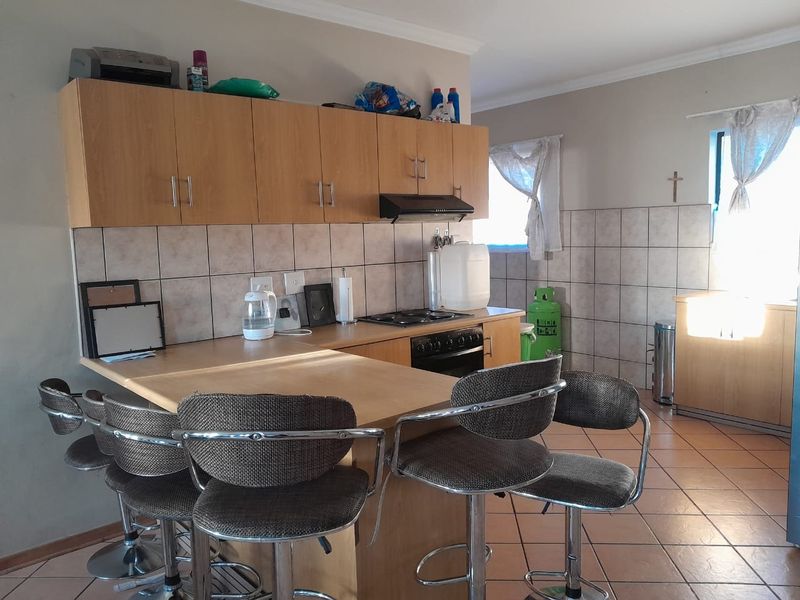 Townhouse For Sale in Kuruman Central - Photo 2