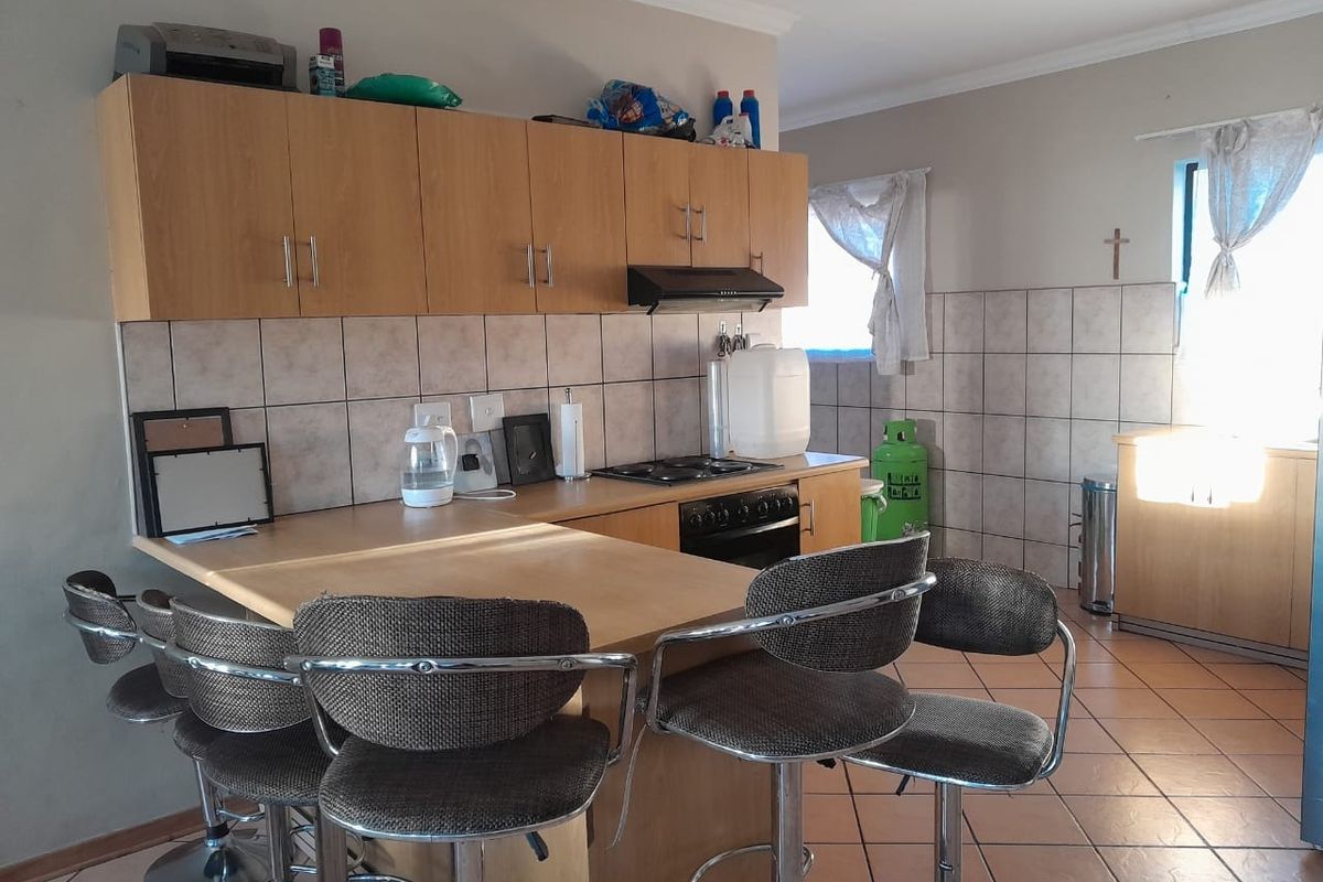 Townhouse For Sale in Kuruman Central - Photo 2