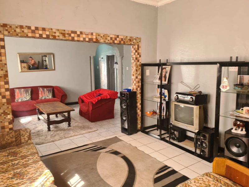 House For Sale in Kimberley North - Photo 9