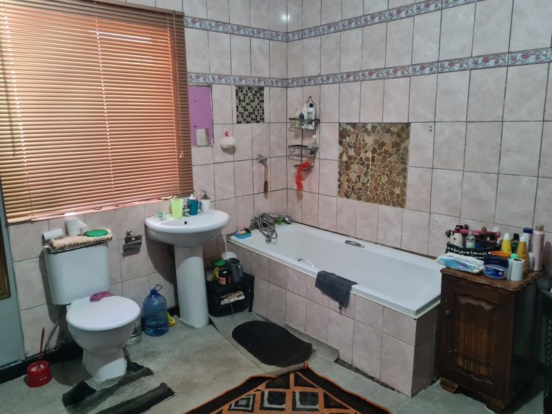 House For Sale in Kimberley North - Photo 7