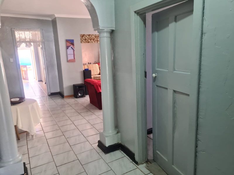 House For Sale in Kimberley North - Photo 4