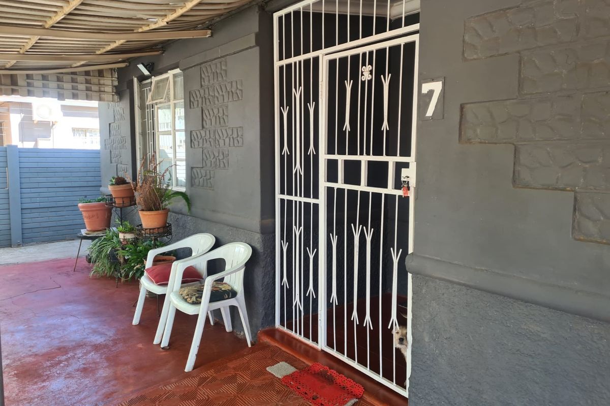 House For Sale in Kimberley North - Photo 2