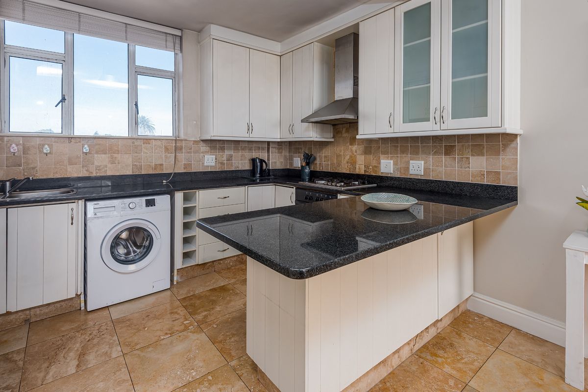 Apartment For Sale in Summerstrand - Photo 4