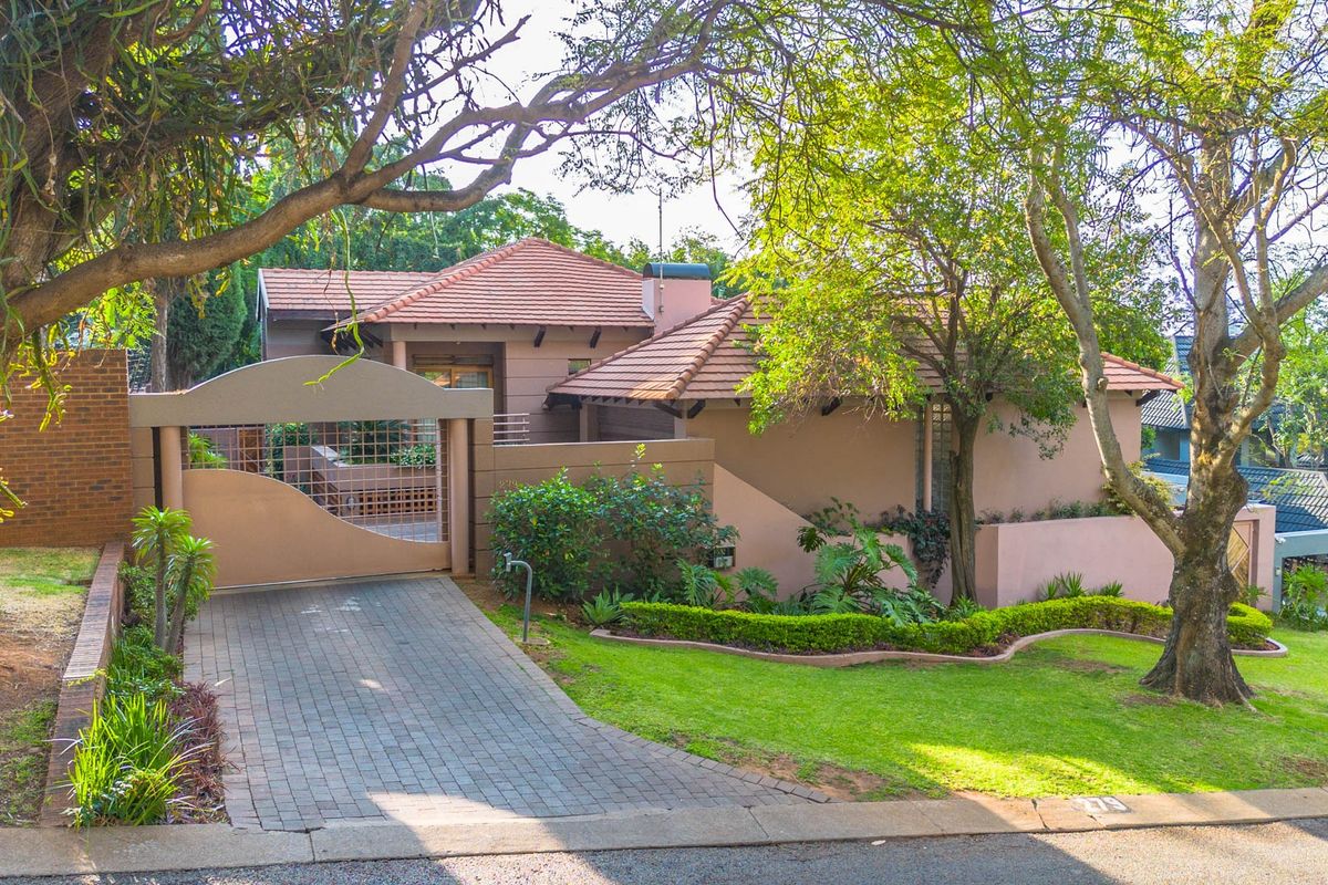 House For Sale in Muckleneuk - Photo 2