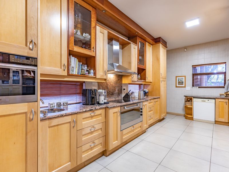 House For Sale in Muckleneuk - Photo 8