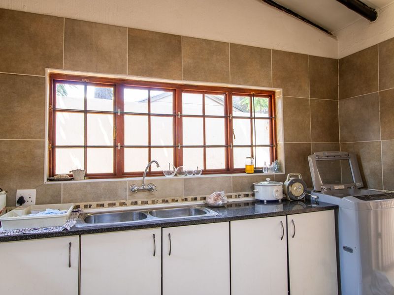 House For Sale in Sinoville - Photo 6