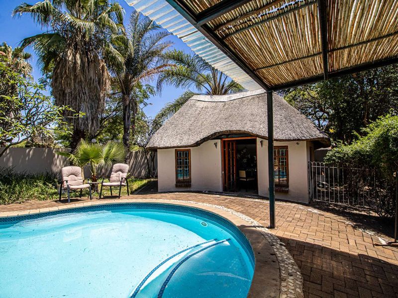 House For Sale in Sinoville - Photo 2