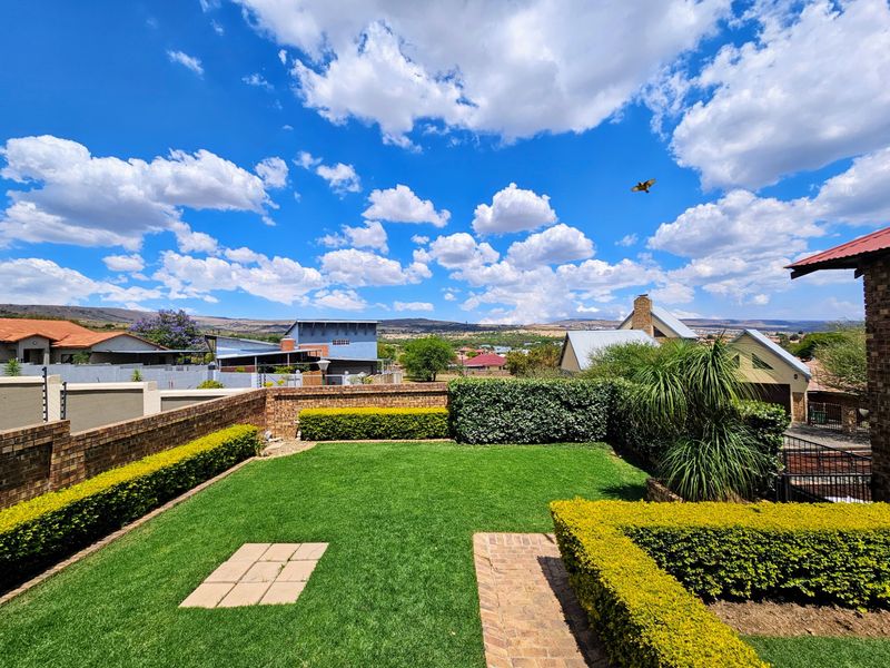 House For Sale in Lydenburg Central - Photo 2