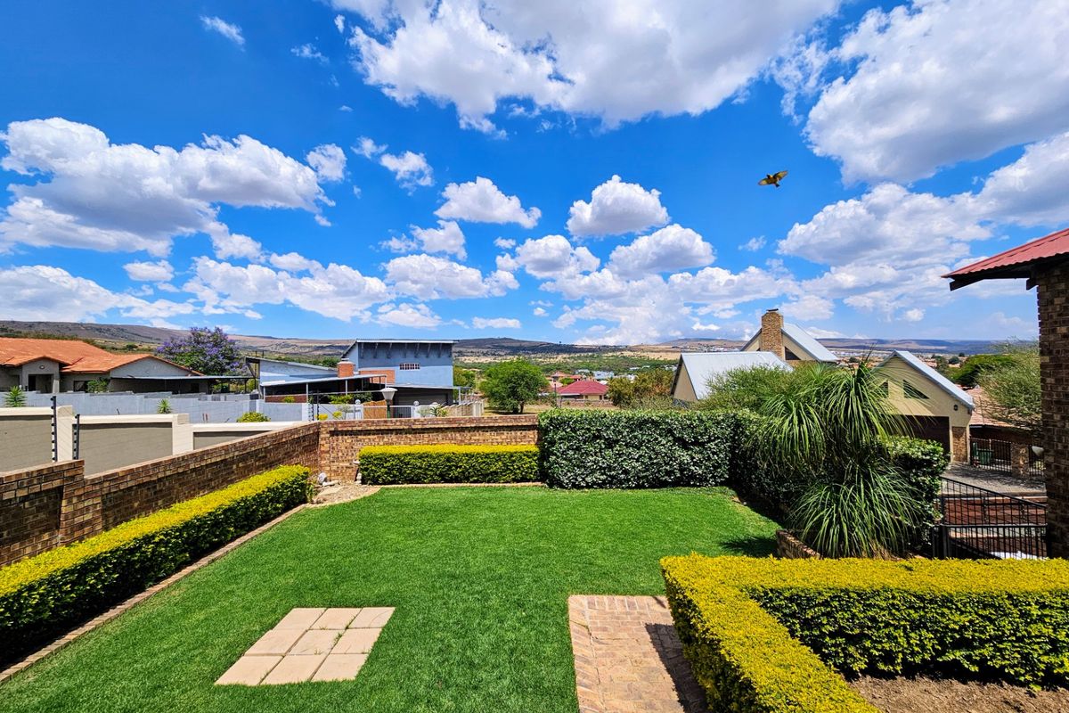 House For Sale in Lydenburg Central - Photo 2