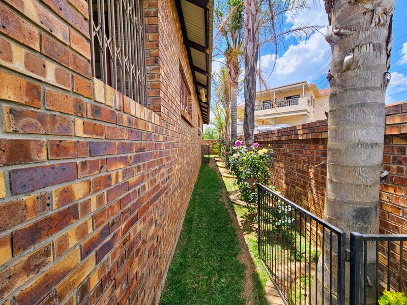 House For Sale in Lydenburg Central - Photo 4