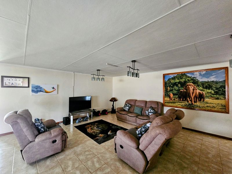 House For Sale in Lydenburg Central - Photo 9