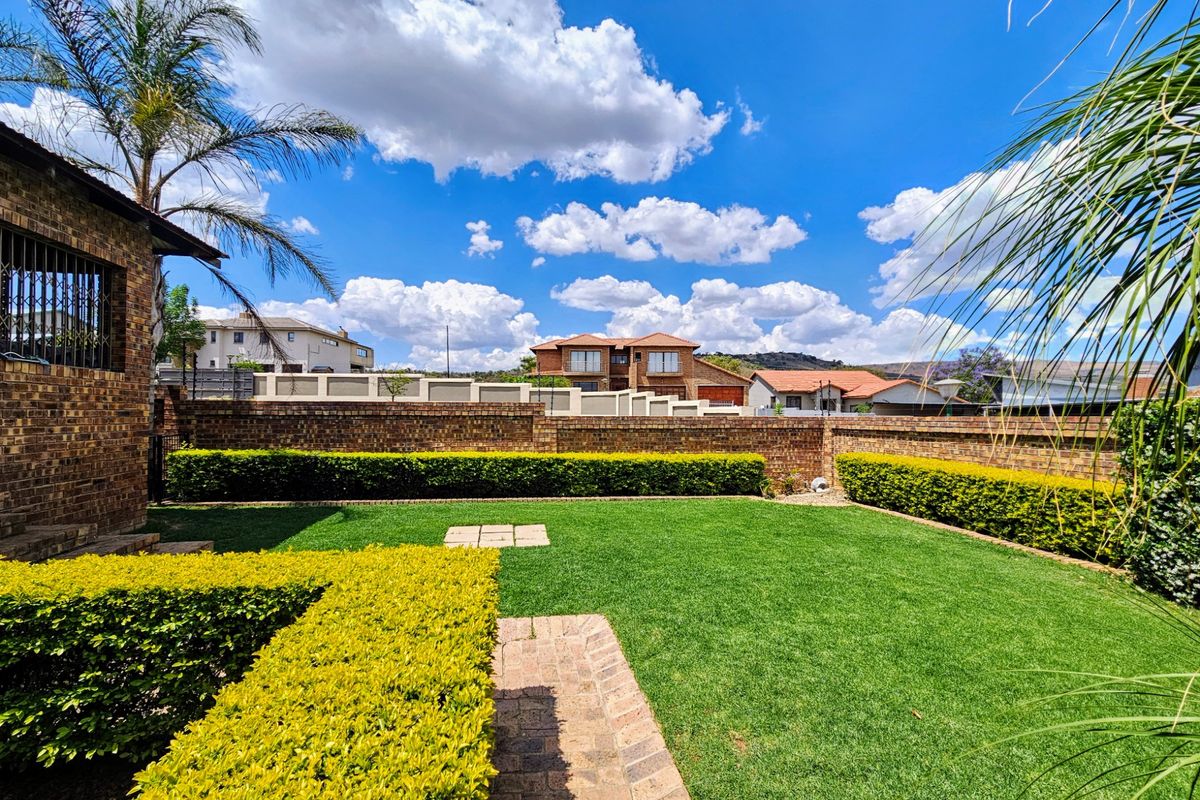 House For Sale in Lydenburg Central - Photo 3